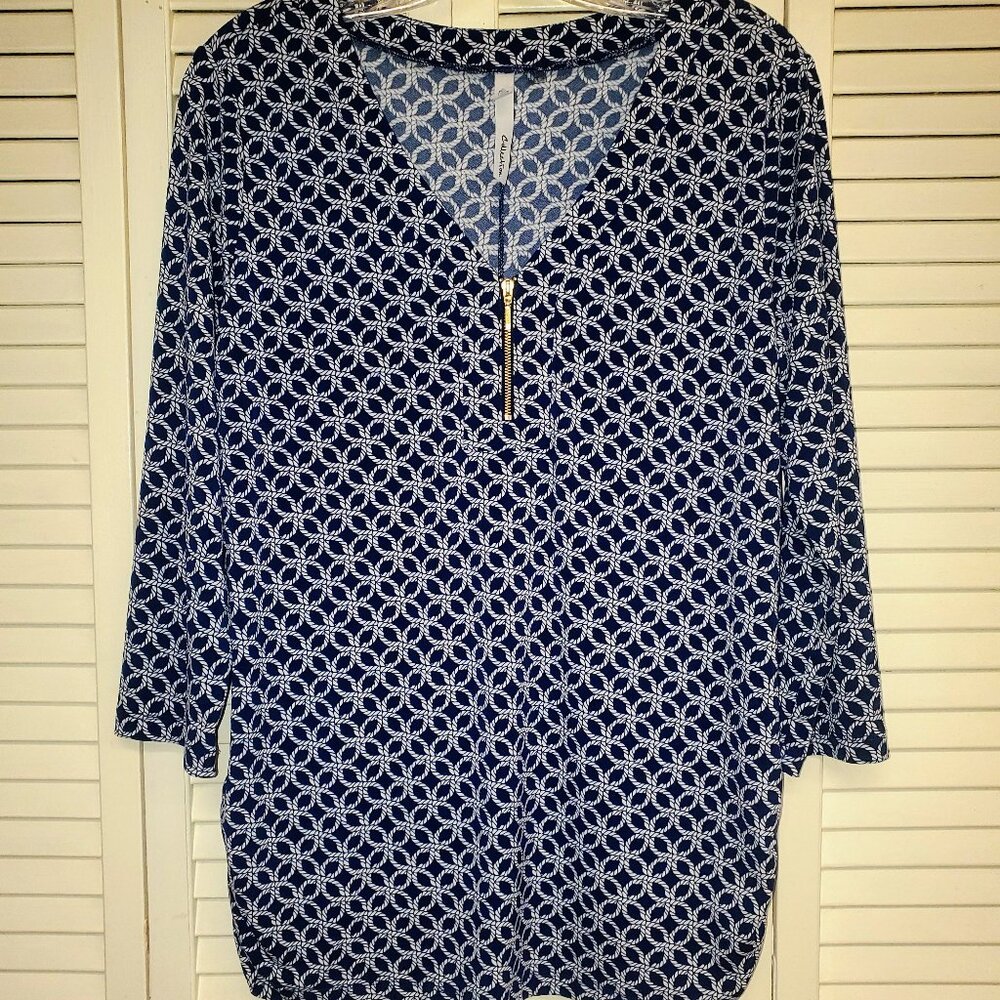 NY Collection  Top Zip front 3/4 Sleeve  Side Scrunch Hem